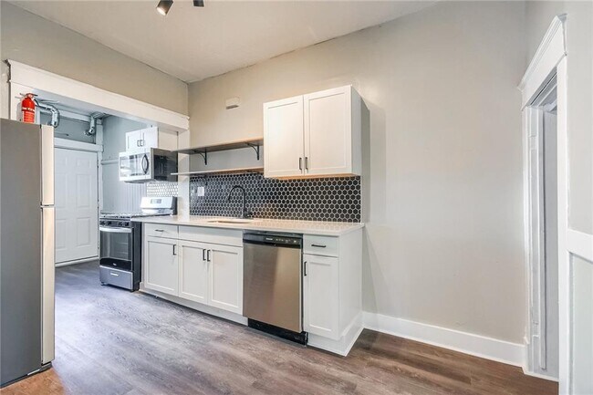 Building Photo - 1445 Lucile Ave SW