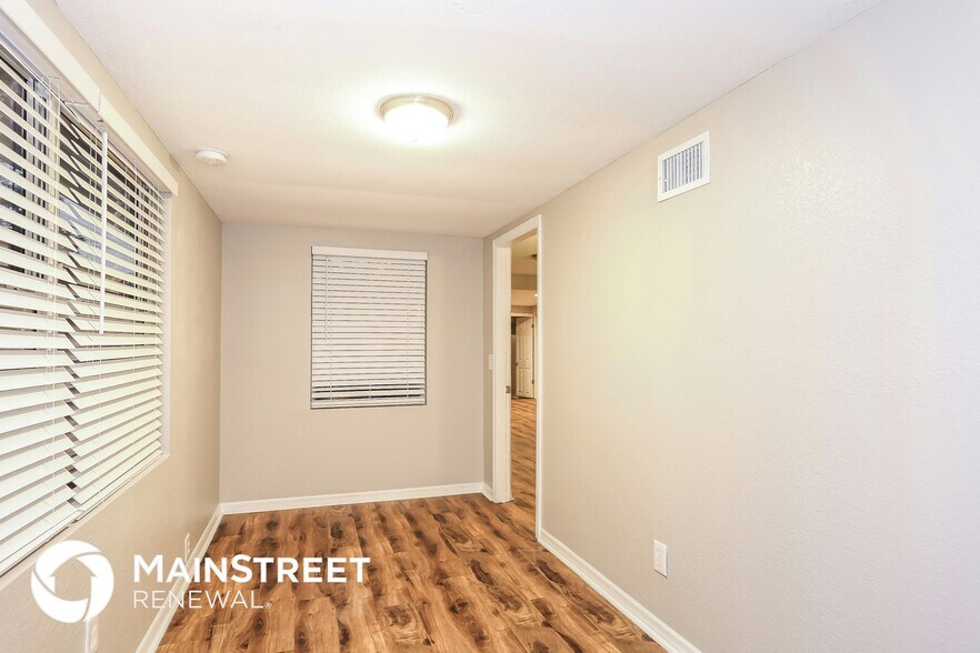 Building Photo - 5320 1st Ave S