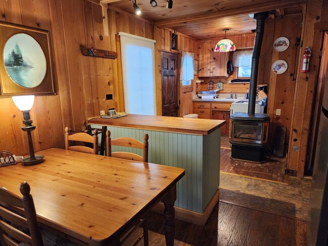 Building Photo - Furnished Cabin in Lake Tahoe-Nevada