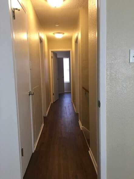 3 bedrooms upstairs - 412 Parkhill Cv