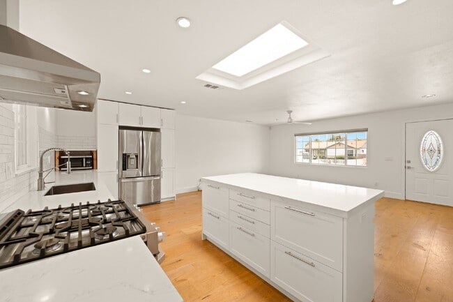 Building Photo - Charming 2-Bedroom Home in Ventura