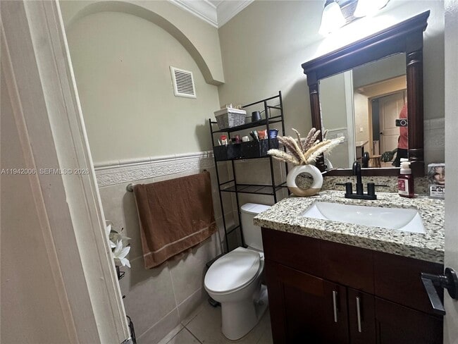 Building Photo - 7400 W 17th Ave