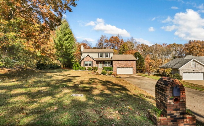 Primary Photo - Spacious 3 Bedroom and 2.5 Bathroom