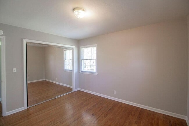 Building Photo - 2207 Bushnell Dr