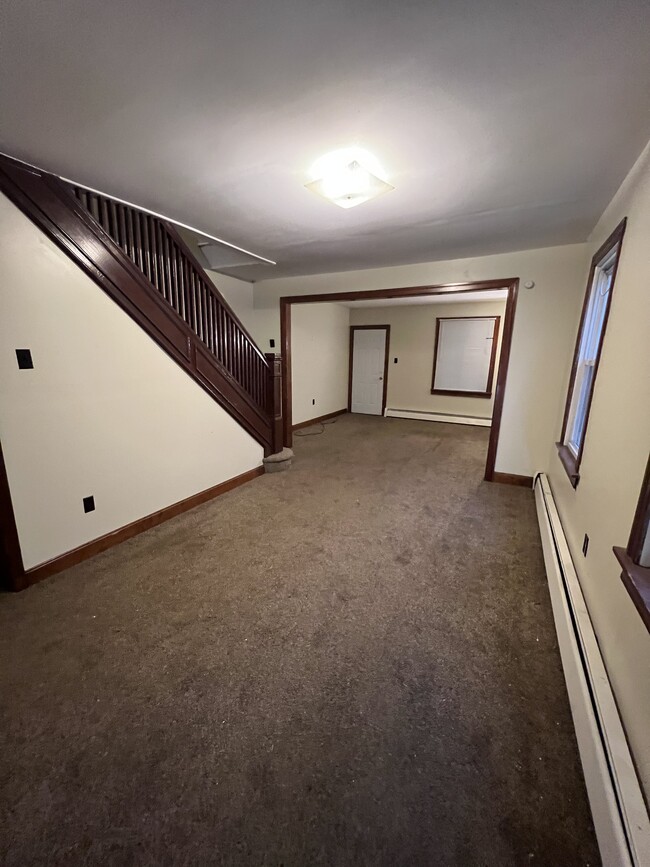 Primary Photo - 64 Pulaski St