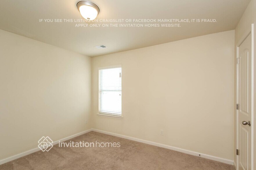 Building Photo - 384 Easley Dr SE