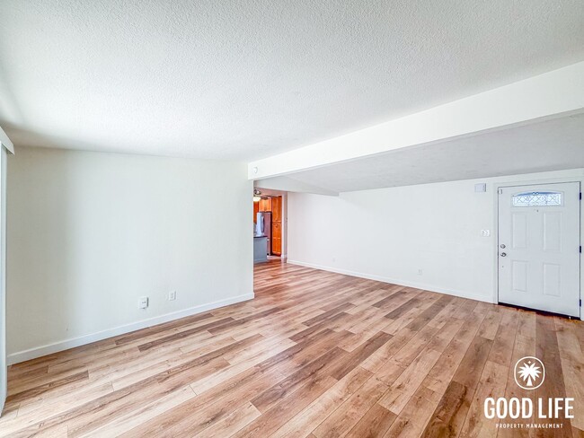Building Photo - SD: Spacious 4BD/2BA Home in Clairemont with Large Turf Yard, Garage & In-Unit Laundry