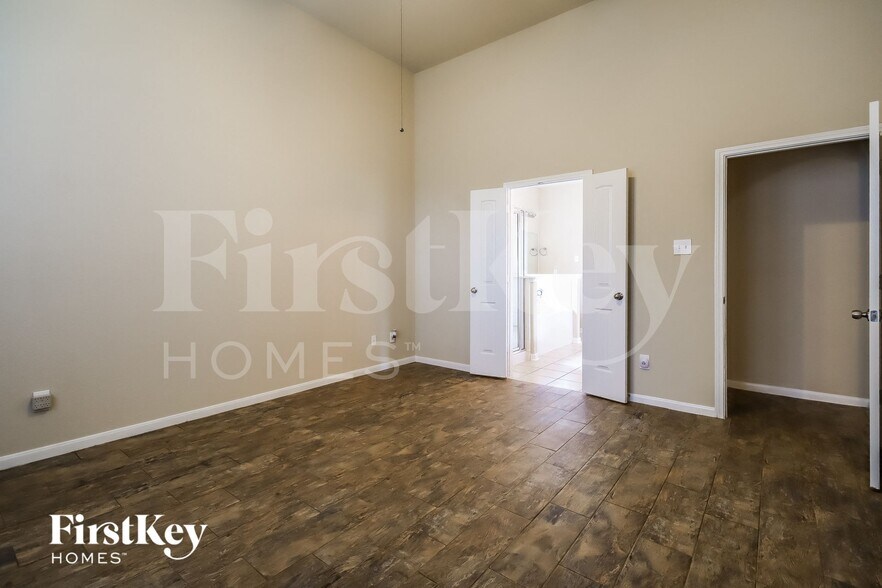 Building Photo - 15726 W Chamfer Way