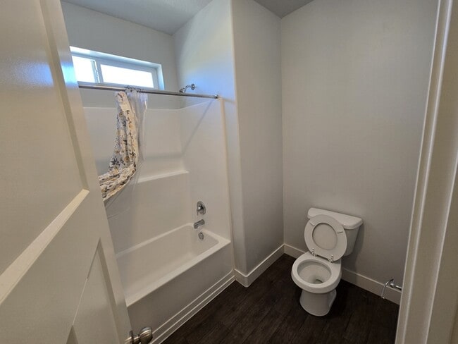 Building Photo - 1985 N 3330 W