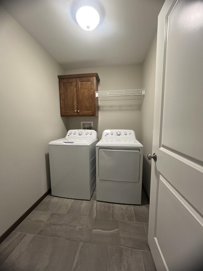 Building Photo - 6305 Saulk Trail