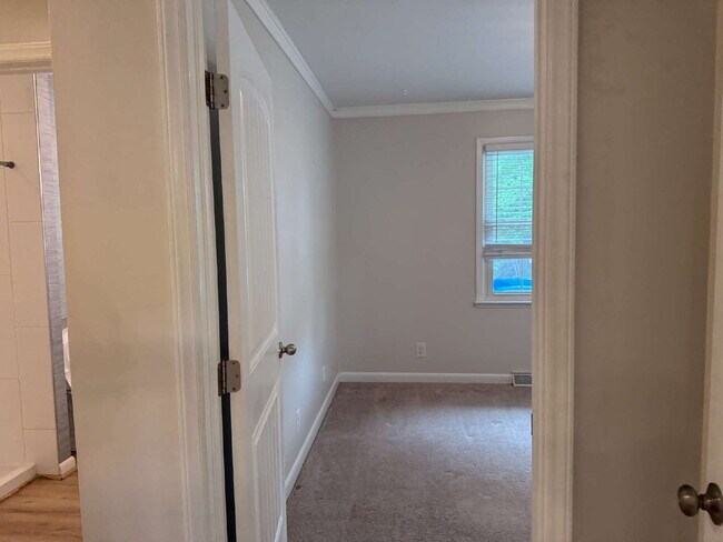 Building Photo - 3BR/2BA Durham Duplex | Utilities Included | Move-In Special: $500 Deposit | Near Duke