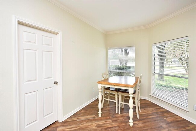 Building Photo - 12800 Melville Dr