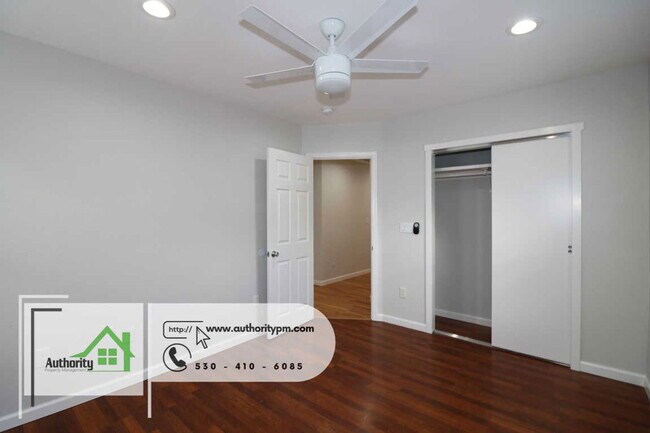 Building Photo - 1366 Magnolia Ave