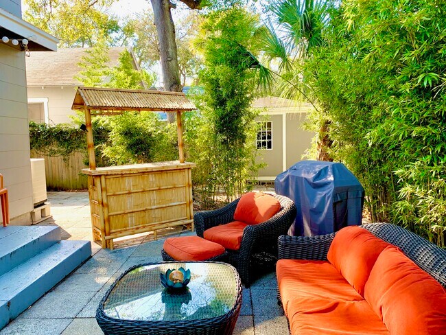 Building Photo - 1007 12th Ave N