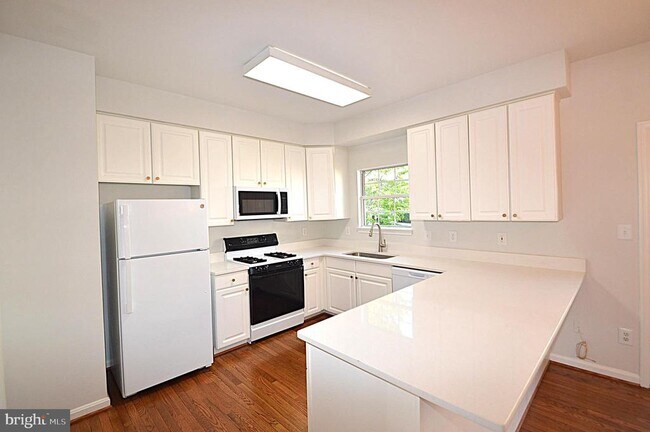 Building Photo - 13510 Nickleback Ct
