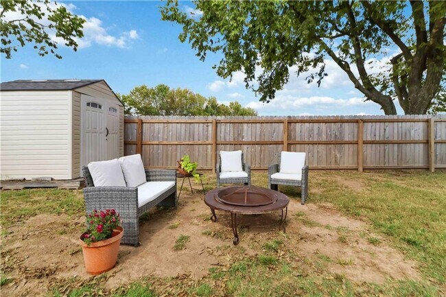 Building Photo - 3000 SW Wentworth Ave