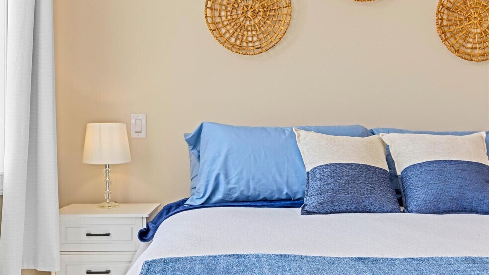 Building Photo - 810 Asbury Ave