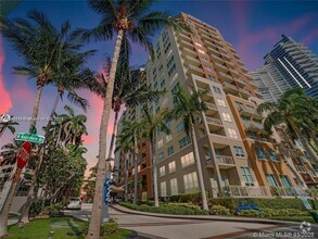 Building Photo - 2000 N Bayshore Dr