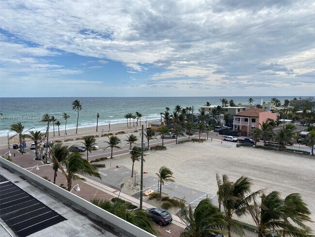 Building Photo - 3111 N Ocean Dr