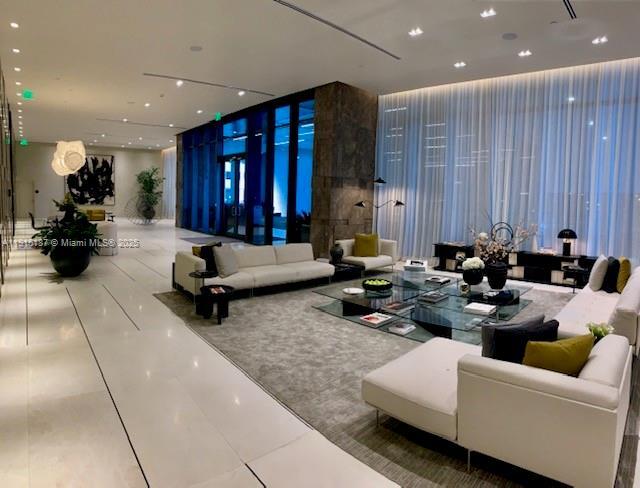 Building Photo - 480 NE 31st St