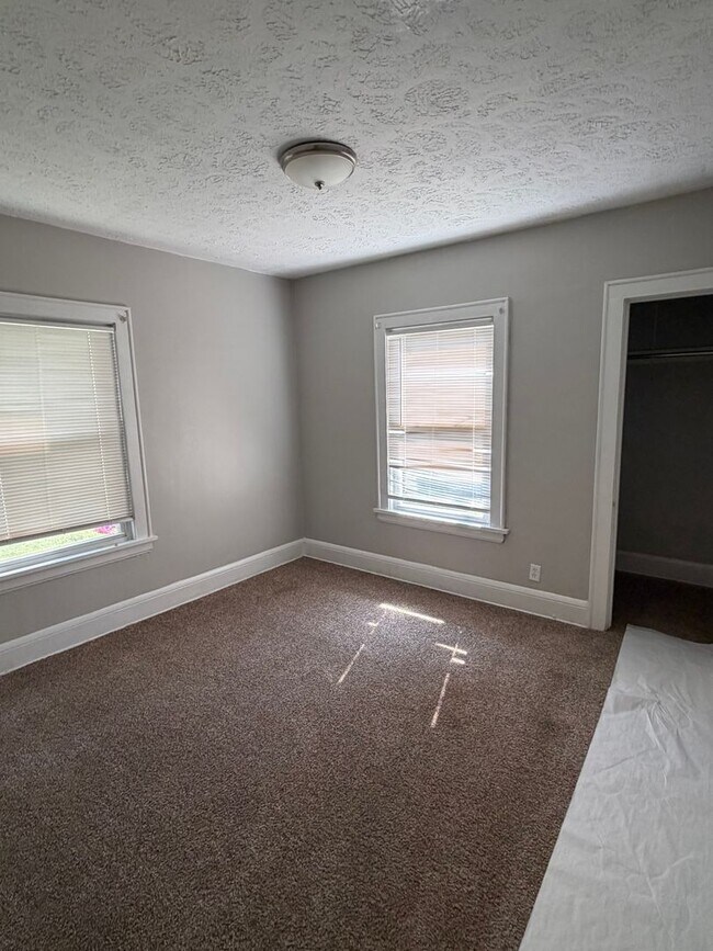 Building Photo - 368 Wildwood Ave