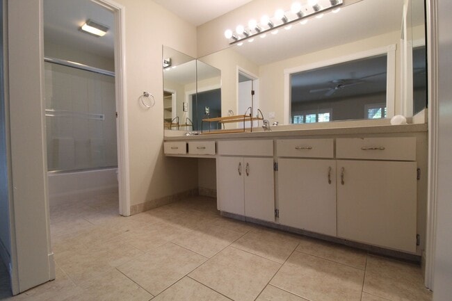 Building Photo - Concord/ Walnut Creek Border! 2172 sq ft home on Huge lot with swimming pool!