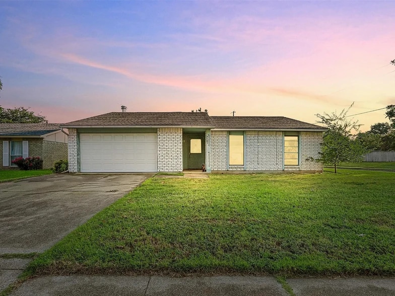 Primary Photo - 7101 Christie Ln