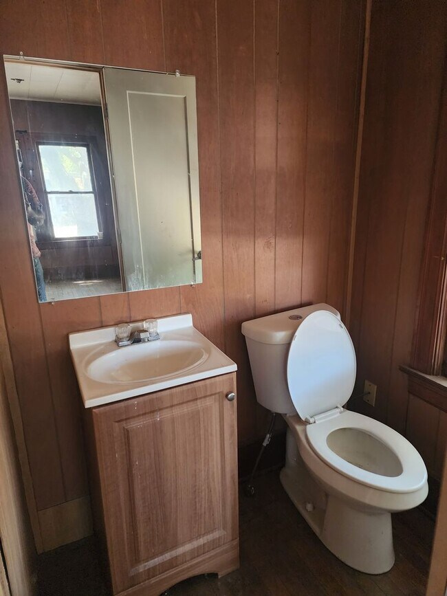 Building Photo - 18327 Blake Manor Rd