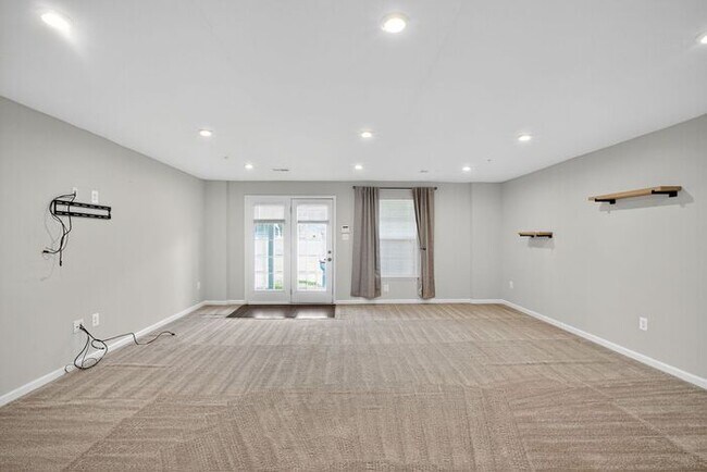 Building Photo - 5704 River Shark Ln