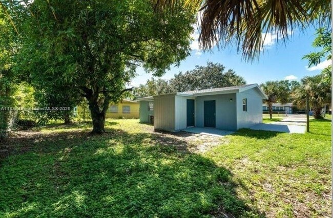 Building Photo - 1040 NW 23rd Terrace