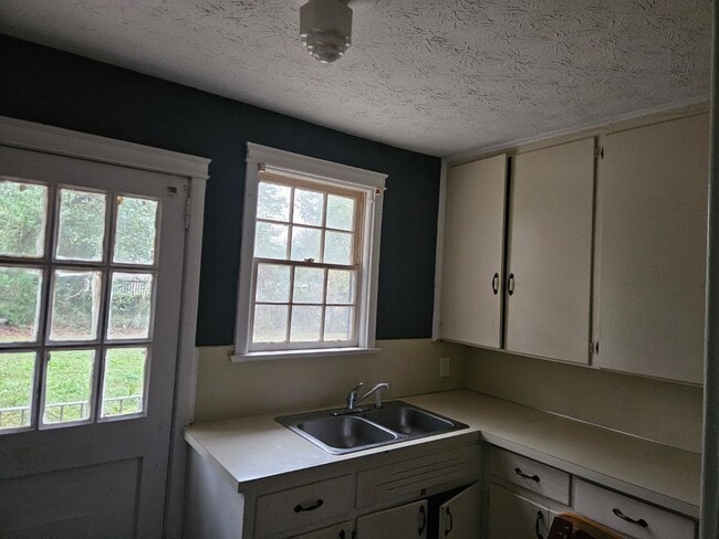 Building Photo - 2218 Palmetto St