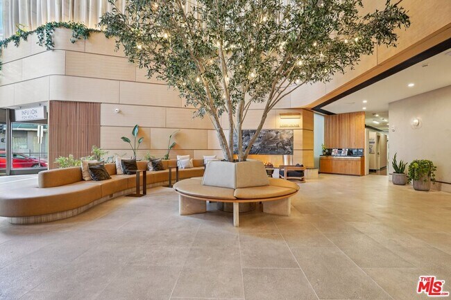 Building Photo - 1100 Wilshire Blvd