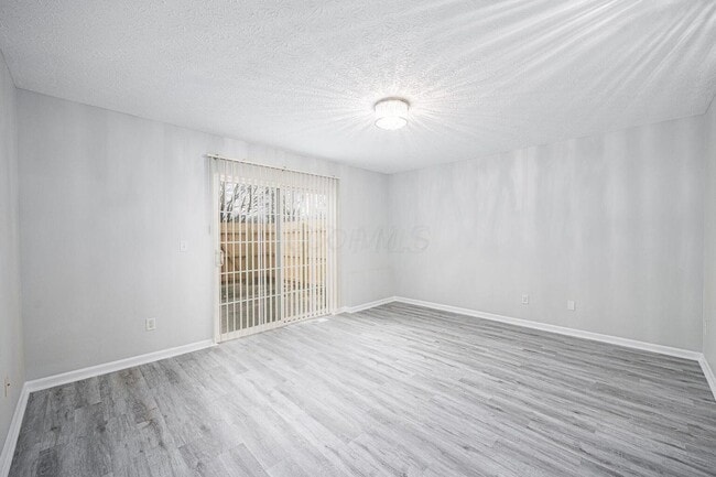 Building Photo - 97 Tarryton Ct W