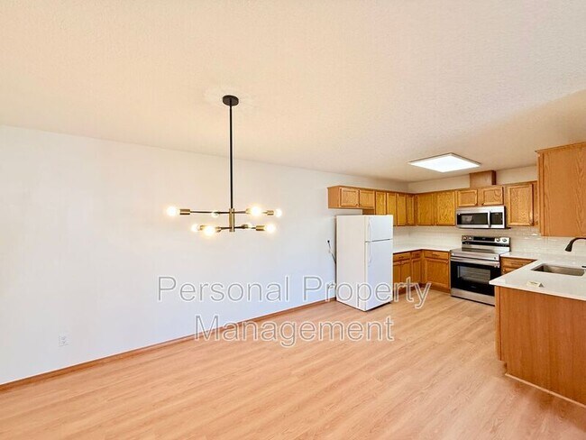 Building Photo - 5011 NE 129th Ave