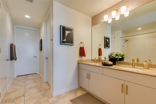 Building Photo - 353 E Bonneville Ave