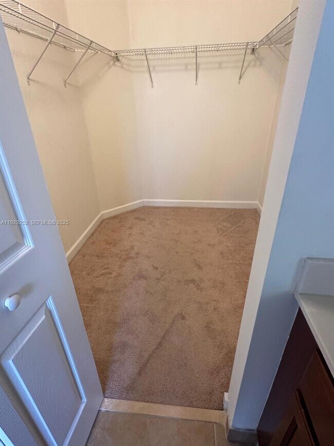 Building Photo - 12444 Emerald Creek Manor