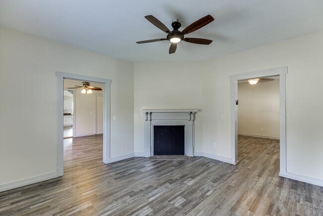 Building Photo - 1051 Gage Dr