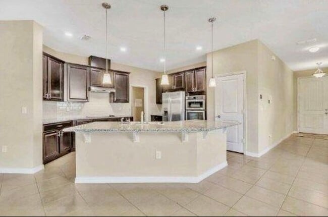 Building Photo - Luxury 2 Story 4 bedroom 3.5 bath Sanford ...
