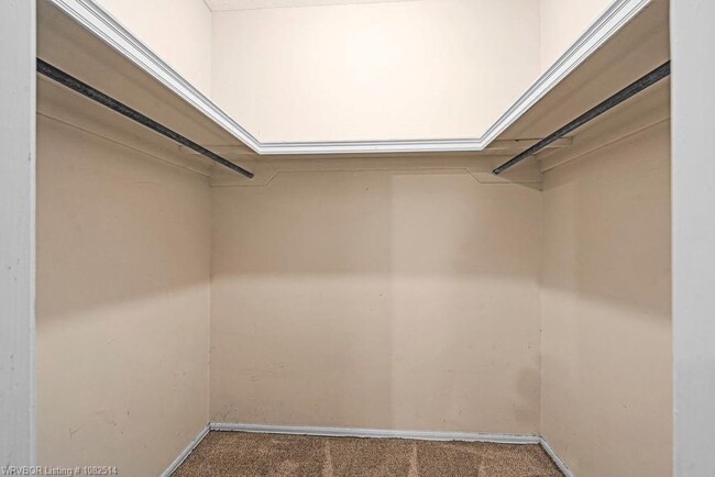Building Photo - 100 Meadow Pl