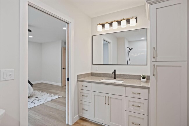 Building Photo - 614 6th St NW