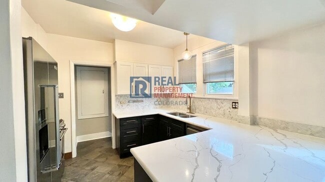 Building Photo - 594 S Ogden St