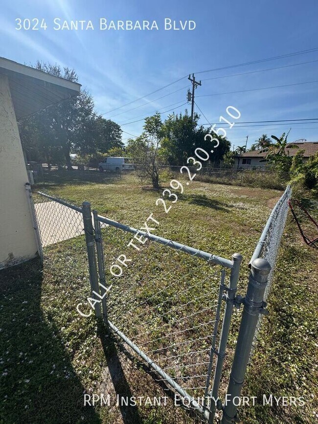 Building Photo - 3024 Santa Barbara Blvd