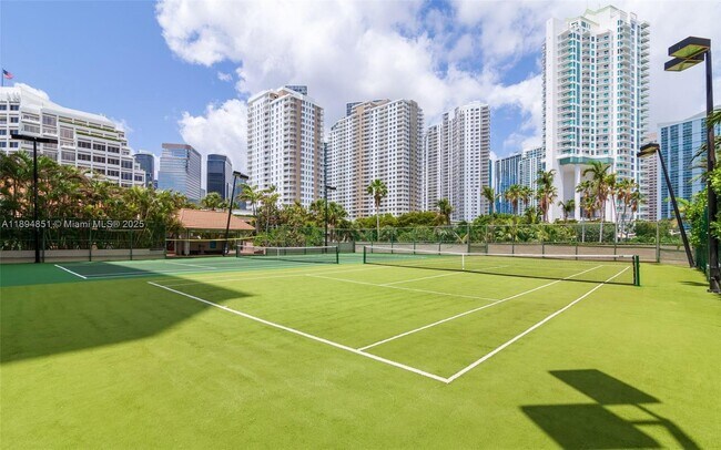 Building Photo - 520 Brickell Key Dr