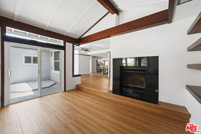 Building Photo - 2672 Veteran Ave