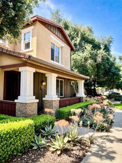 Building Photo - 1946 Canopy