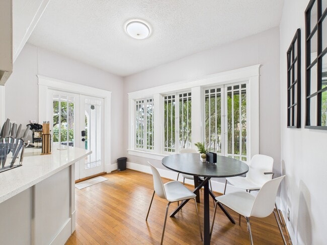 Building Photo - 3613 Audubon Pl