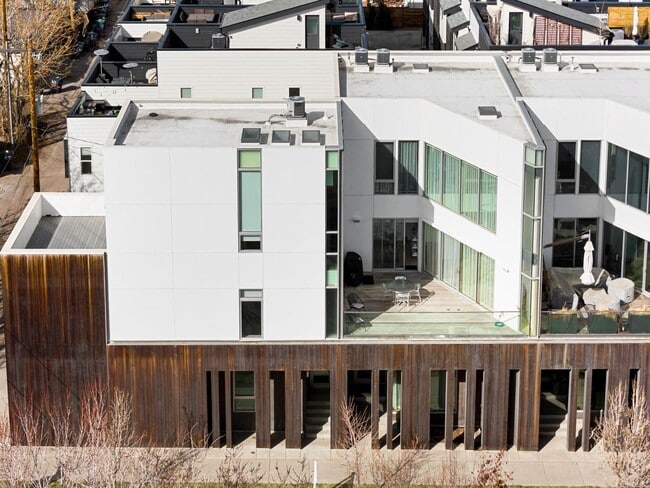 Building Photo - Modern 3BD, 4BA LoHi Townhome with Large Balcony and 2-Car Garage