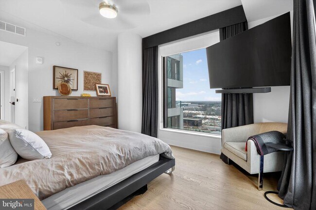 Building Photo - 1650 Silver Hill Dr