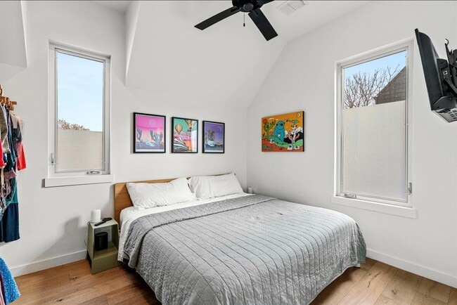 Building Photo - 1608 Ravey St