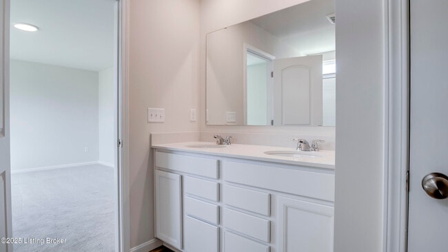 Building Photo - 1850 Washington Blvd